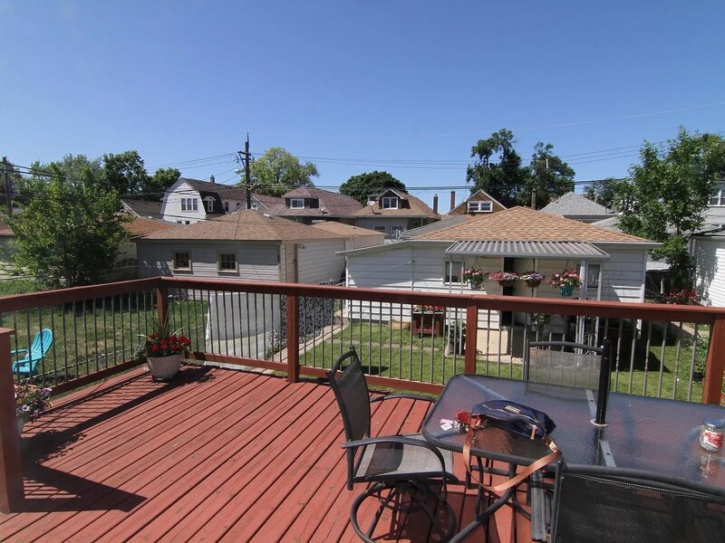 5642 W Newport Avenue Chicago IL 60634