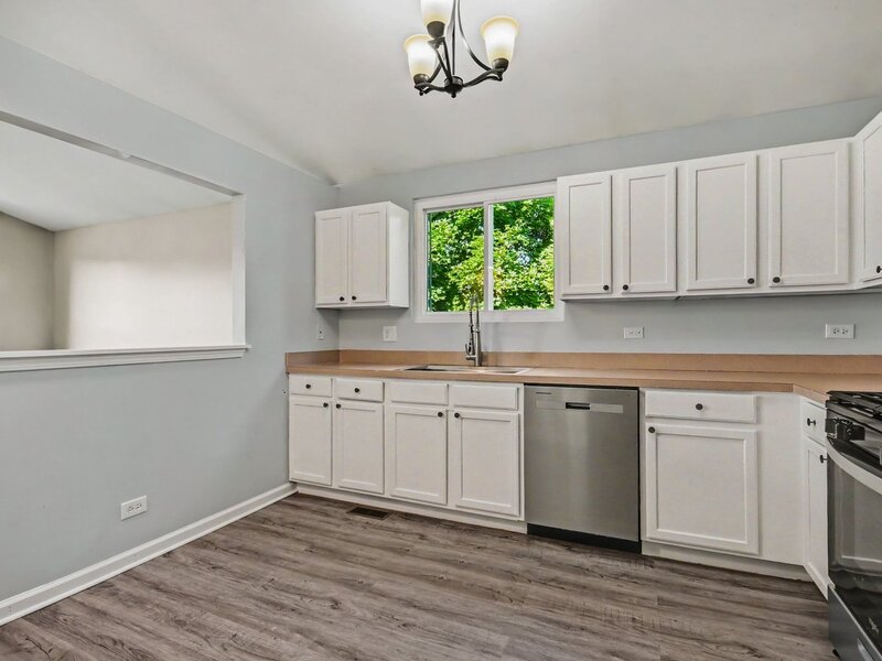 1033 Symphony Drive Aurora IL 60504