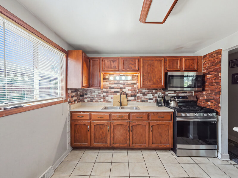 3215 Emery Lane Robbins IL 60472