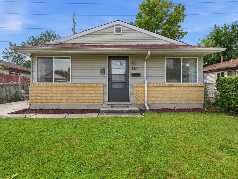 3215 Emery Lane Robbins IL 60472