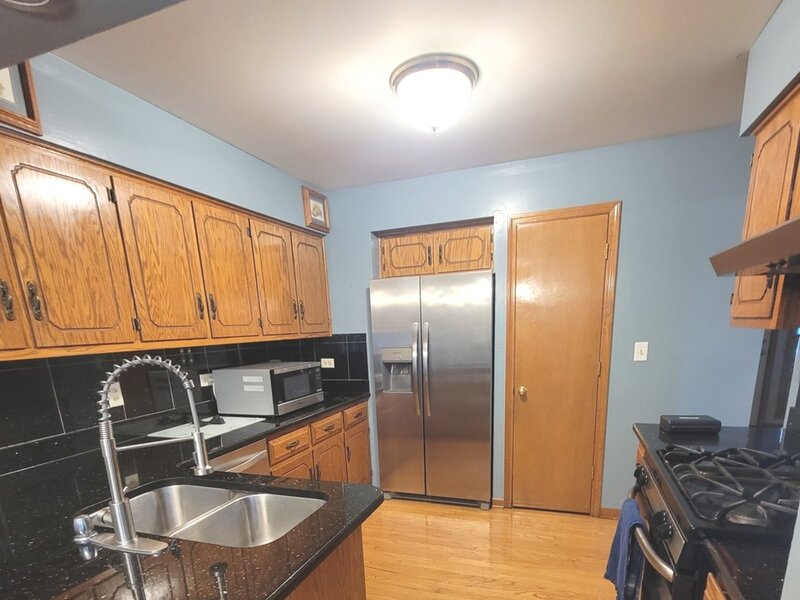 405 S Wenbriar Square Addison IL 60101