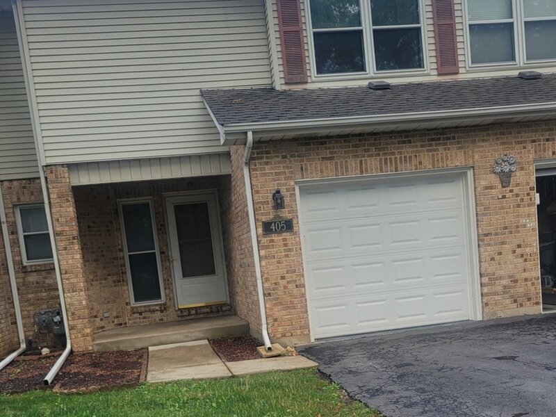 405 S Wenbriar Square Addison IL 60101