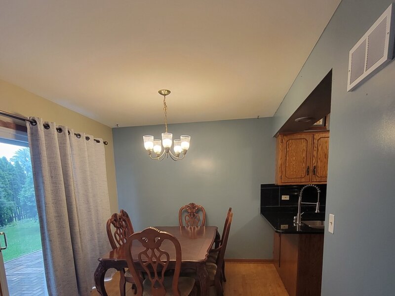 405 S Wenbriar Square Addison IL 60101