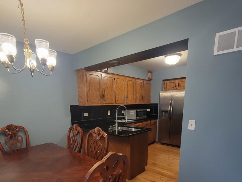 405 S Wenbriar Square Addison IL 60101