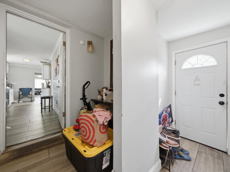 2935 W Howard Street Chicago IL 60645