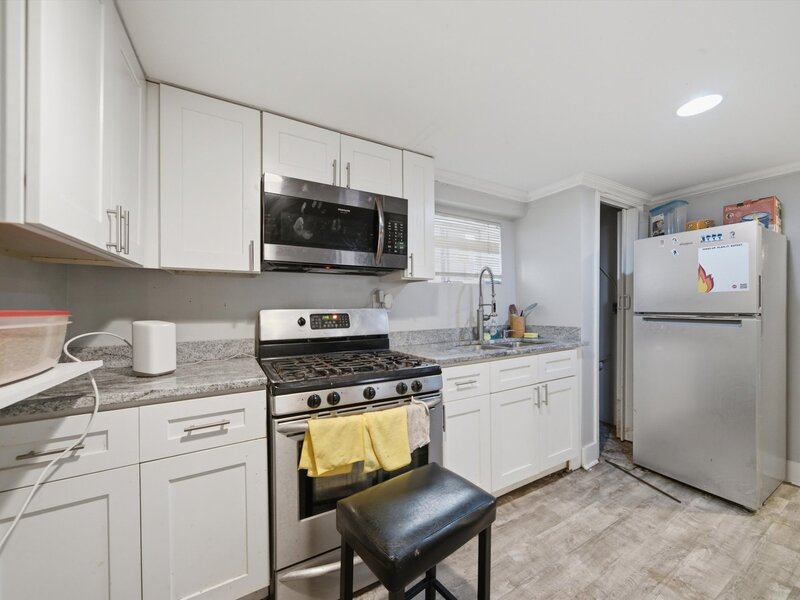 2935 W Howard Street Chicago IL 60645