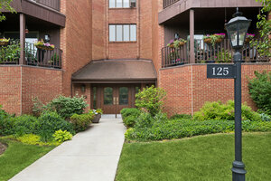 Photo of 125 Boardwalk Place Park Ridge IL 60068 Unit 201