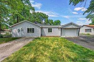 Photo of 8425 Central Avenue Burbank IL 60459