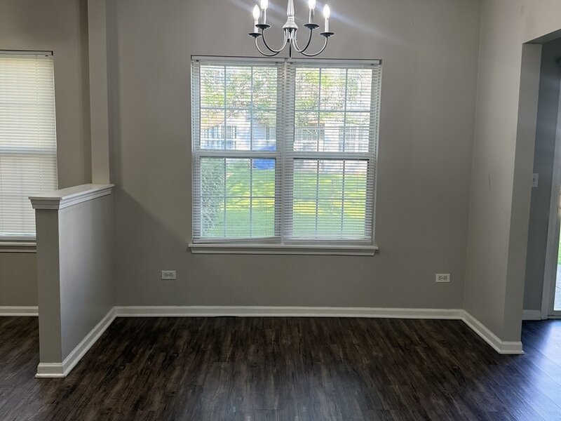 1233 N Split Oak Circle Round Lake Beach IL 60073