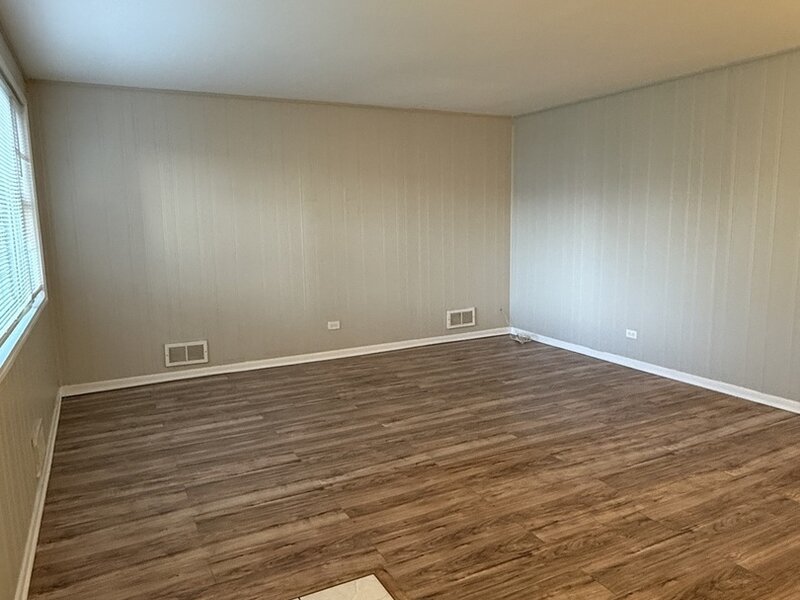 10806 S Komensky Avenue Oak Lawn IL 60453
