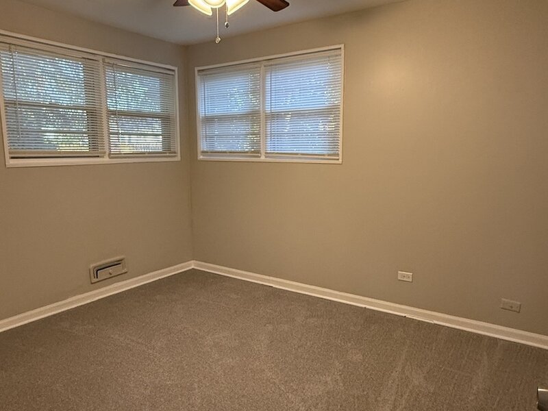 10806 S Komensky Avenue Oak Lawn IL 60453