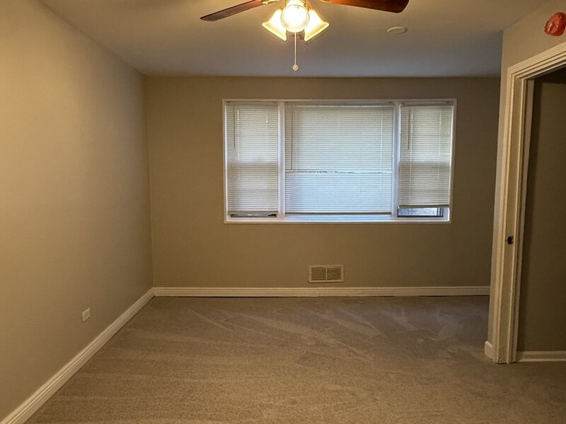 10806 S Komensky Avenue Oak Lawn IL 60453
