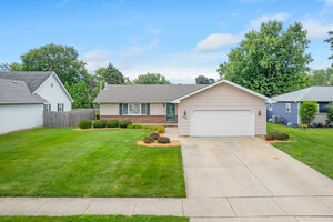 Photo of 606 E Edgelawn Drive Plano IL 60545