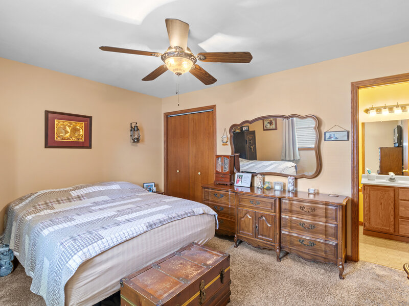 606 E Edgelawn Drive Plano IL 60545