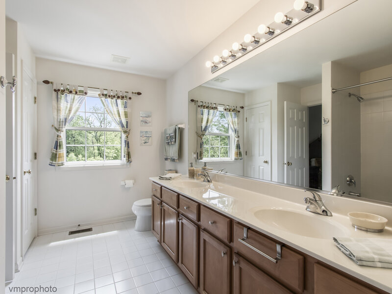 591 W Rosiland Drive Palatine IL 60074