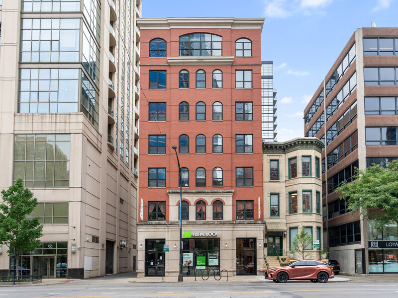 742 N Lasalle Street Chicago IL 60654