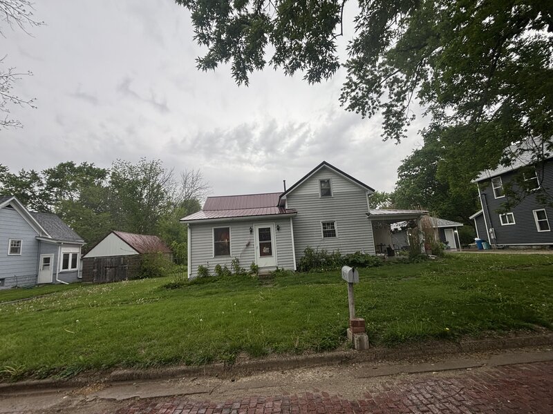 309 E Walnut Street Piper City IL 60959