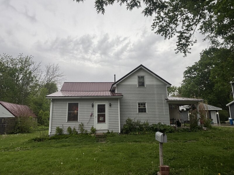 309 E Walnut Street Piper City IL 60959