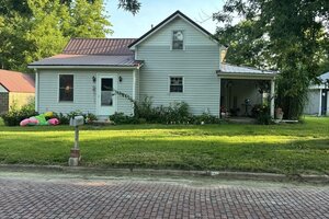 Photo of 309 E Walnut Street Piper City IL 60959