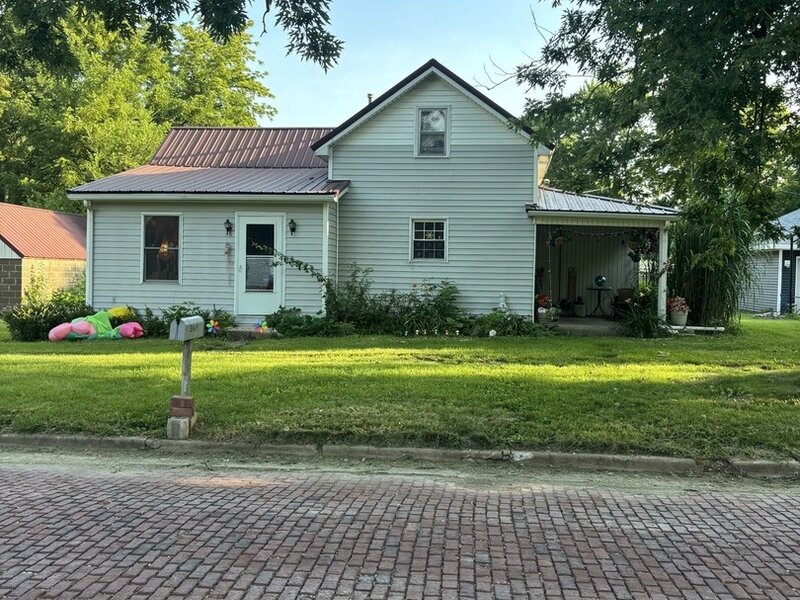 309 E Walnut Street Piper City IL 60959