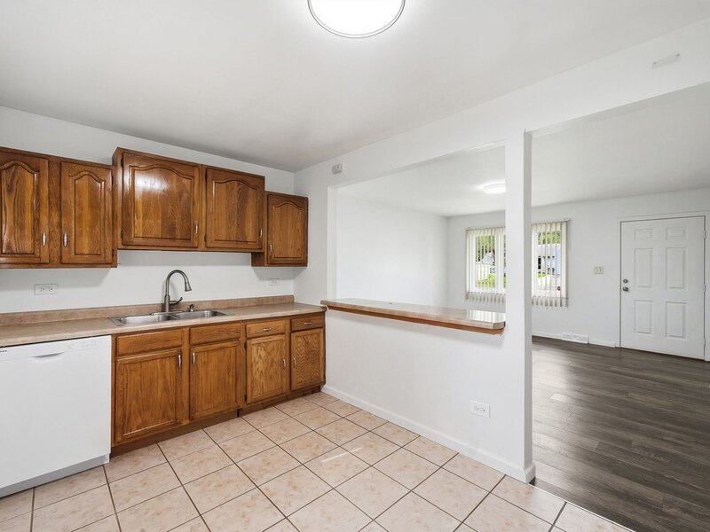 2123 N Mcaree Road Waukegan IL 60087