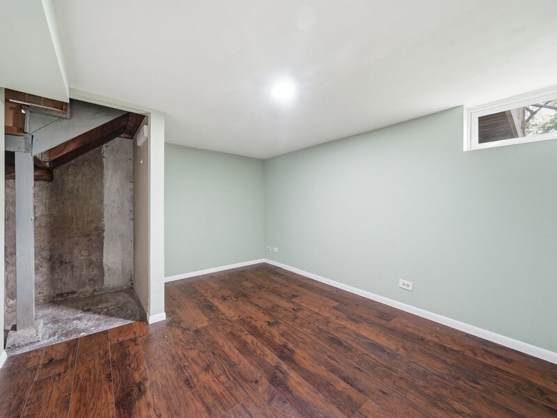 2123 N Mcaree Road Waukegan IL 60087