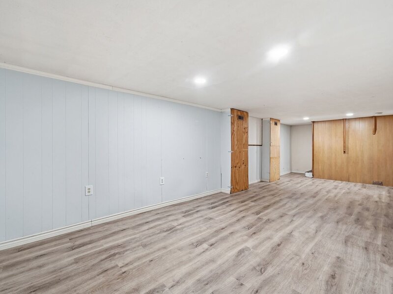 2123 N Mcaree Road Waukegan IL 60087