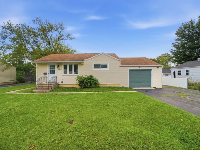 2123 N Mcaree Road Waukegan IL 60087