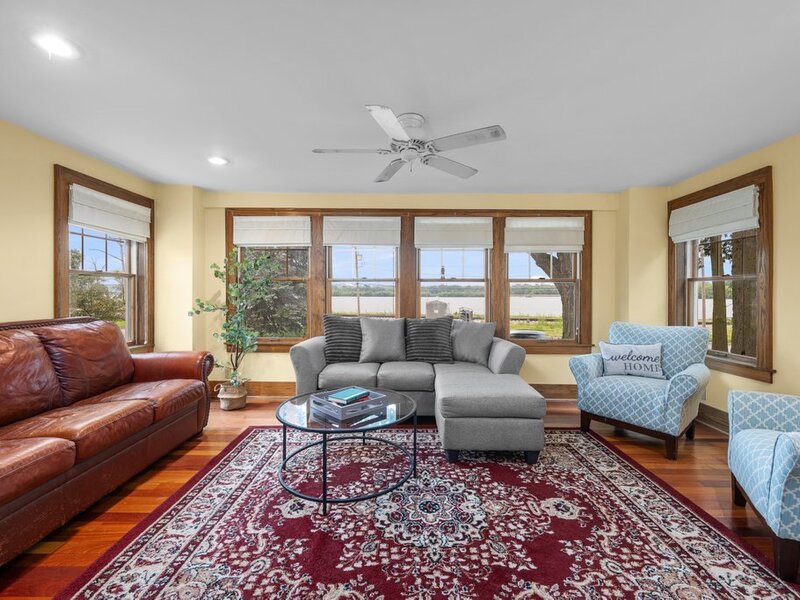 718 River Drive Bettendorf IA 52722