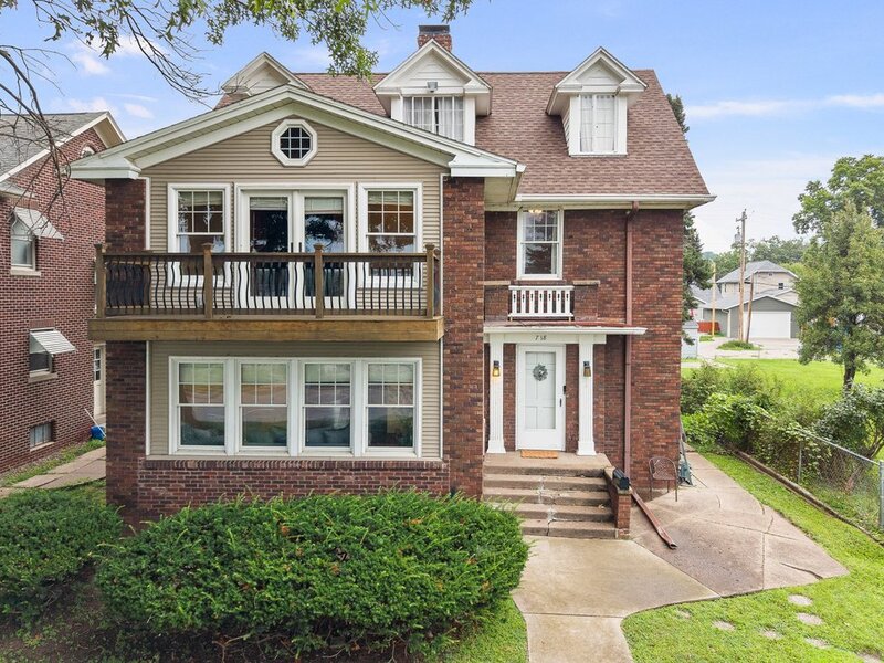 718 River Drive Bettendorf IA 52722
