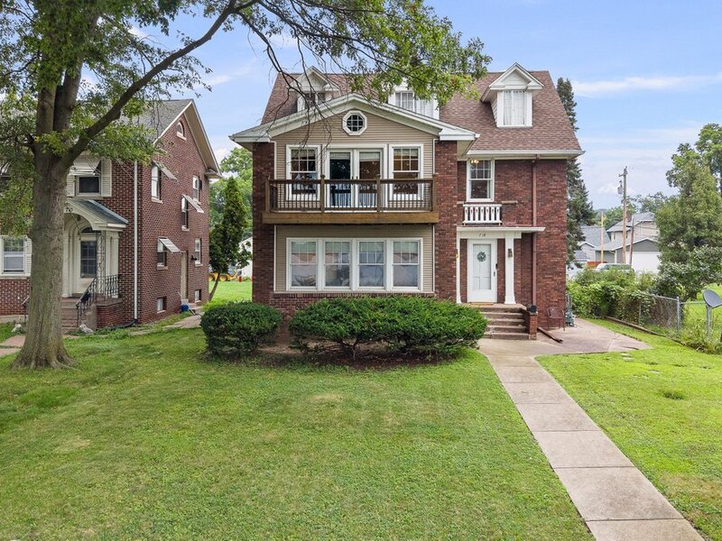 718 River Drive Bettendorf IA 52722