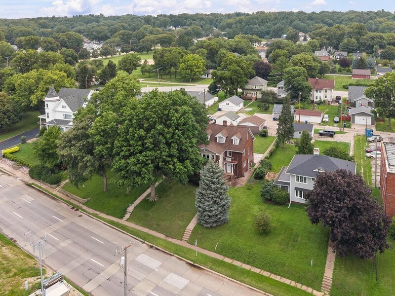718 River Drive Bettendorf IA 52722