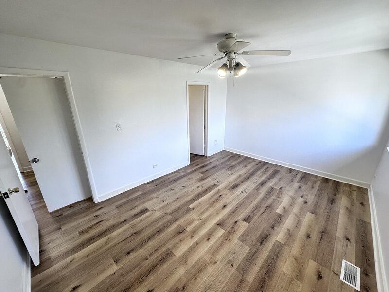 811 Shawnee Trail Roselle IL 60172