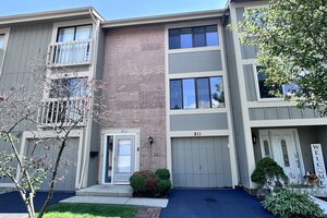 Photo of 811 Shawnee Trail Roselle IL 60172 Unit 811