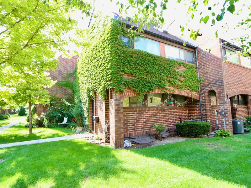 841 S Racine Avenue Chicago IL 60607