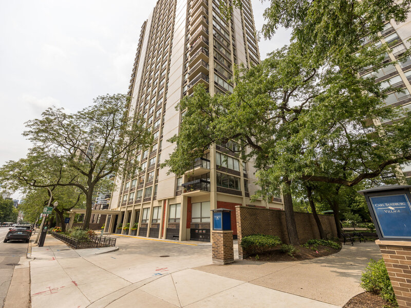 1355 N Sandburg Terrace Chicago IL 60610