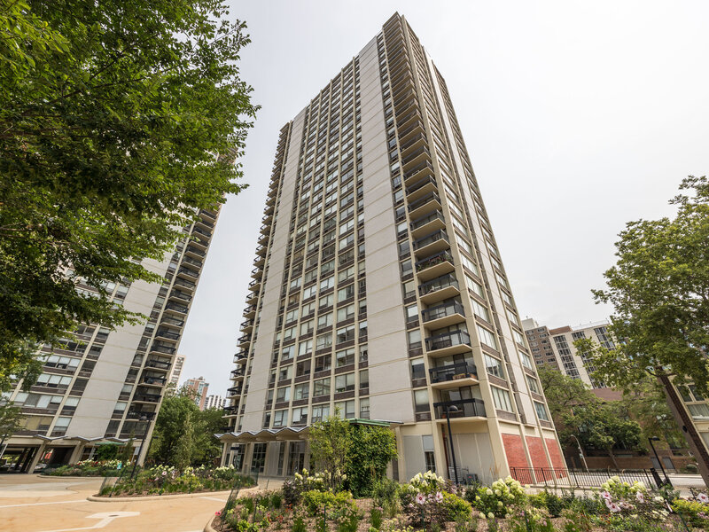 1355 N Sandburg Terrace Chicago IL 60610