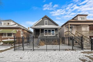 Photo of 8545 S Saginaw Avenue Chicago IL 60617