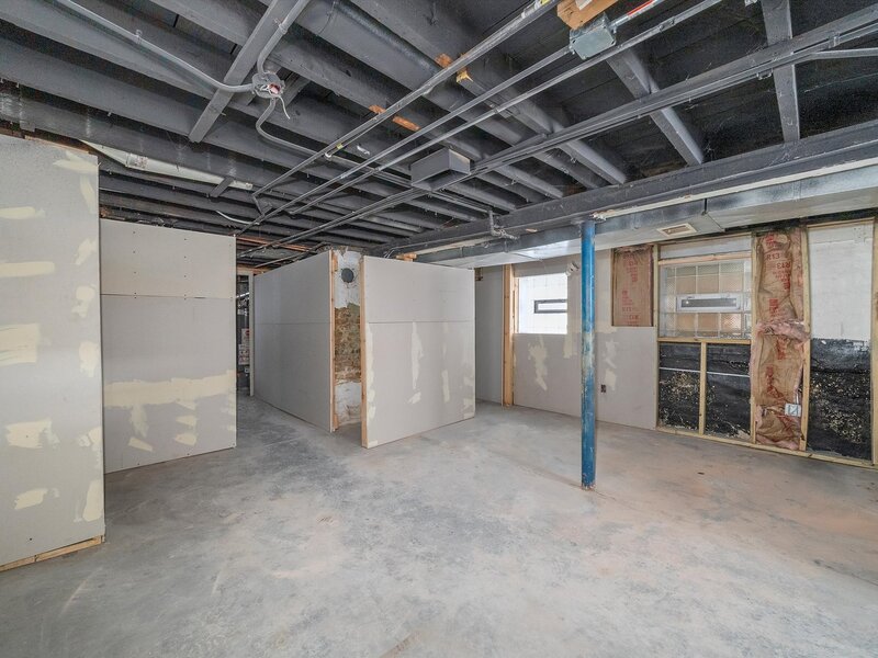 8545 S Saginaw Avenue Chicago IL 60617