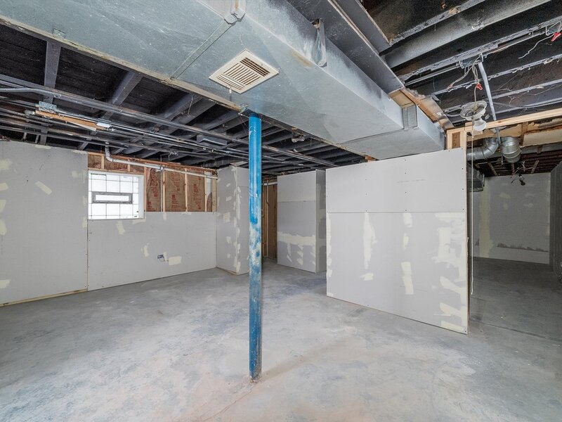 8545 S Saginaw Avenue Chicago IL 60617