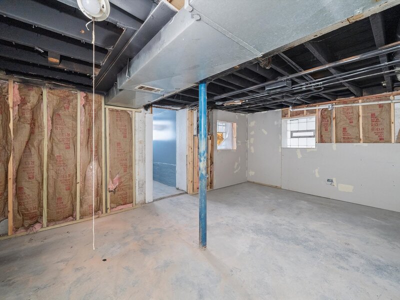 8545 S Saginaw Avenue Chicago IL 60617