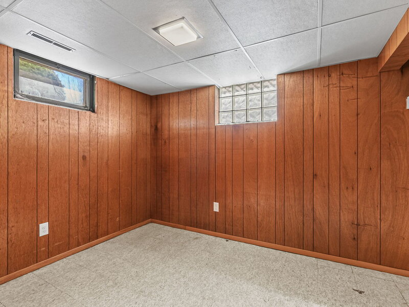 630 W Lombard Street Davenport IA 52803