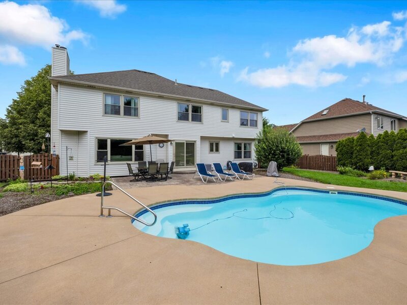 236 Isleview Drive Oswego IL 60543