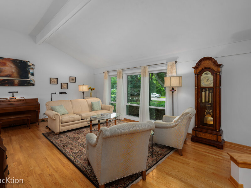 116 Pembroke Road Naperville IL 60540