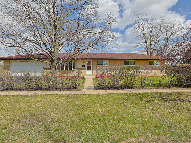 761 Marshall Drive Des Plaines IL 60016