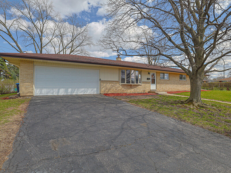 761 Marshall Drive Des Plaines IL 60016