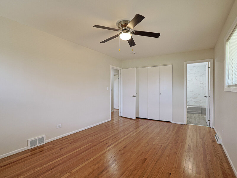 761 Marshall Drive Des Plaines IL 60016