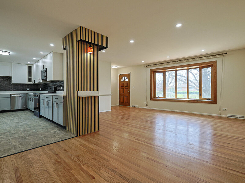 761 Marshall Drive Des Plaines IL 60016