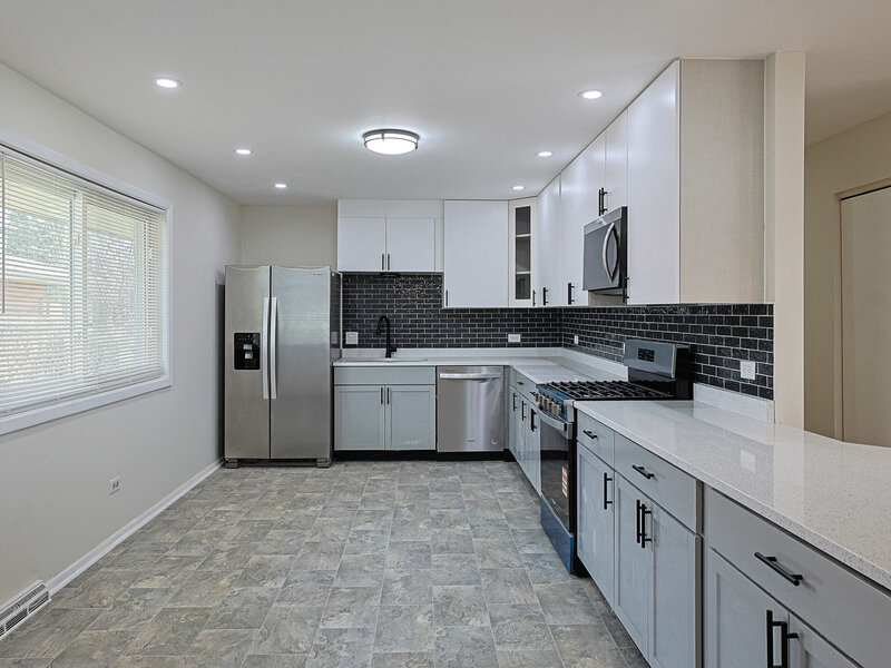 761 Marshall Drive Des Plaines IL 60016