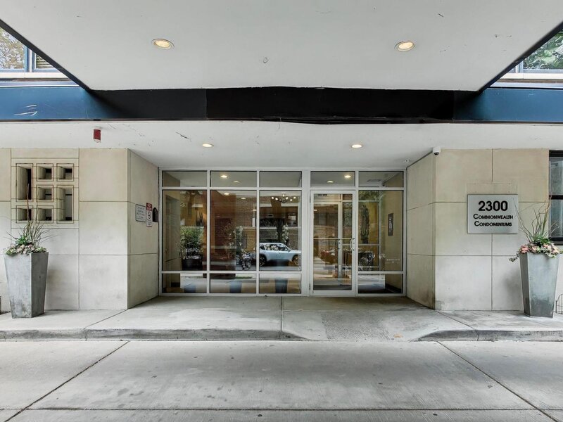 2300 N Commonwealth Avenue Chicago IL 60614